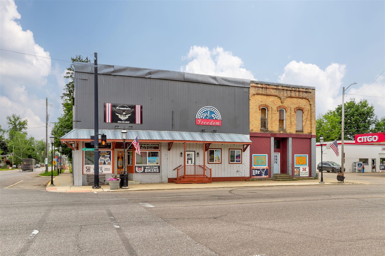 101 W Saint Joseph Street Property Photo 4
