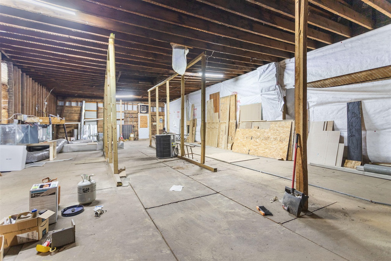 101 W Saint Joseph Street Property Photo 42
