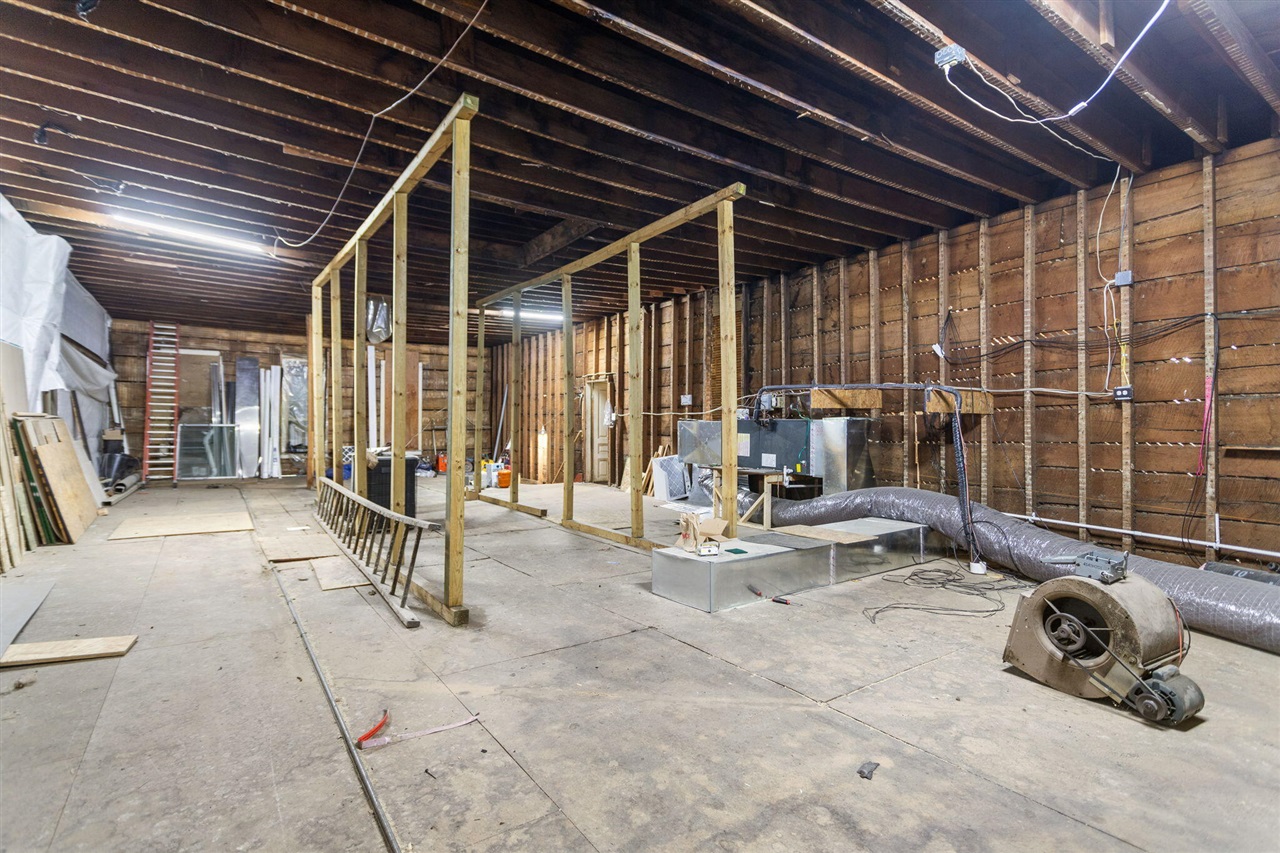 101 W Saint Joseph Street Property Photo 43