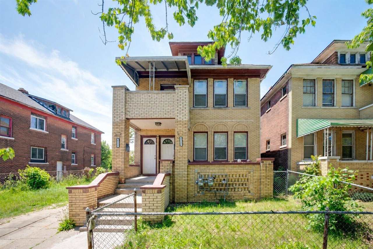 9313 Broadstreet Avenue Property Photo 1