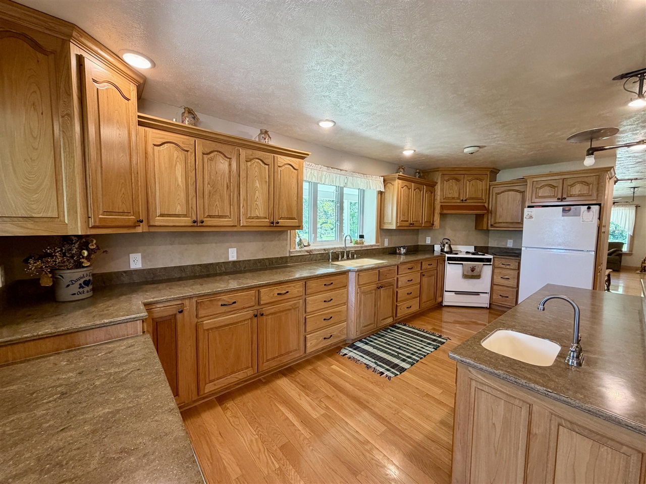 7300 W Kinsel Highway Property Photo 5
