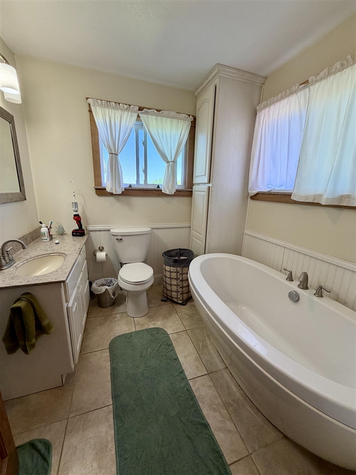 7300 W Kinsel Highway Property Photo 17