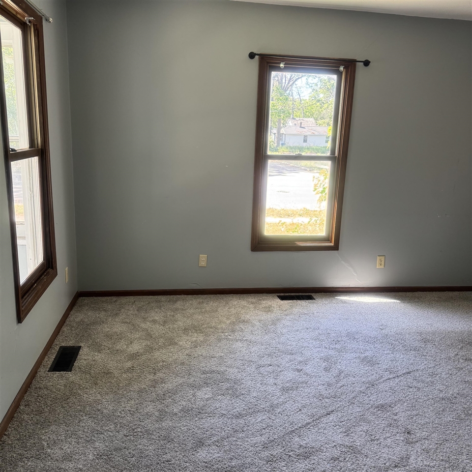 2937 8th Street Property Photo 3