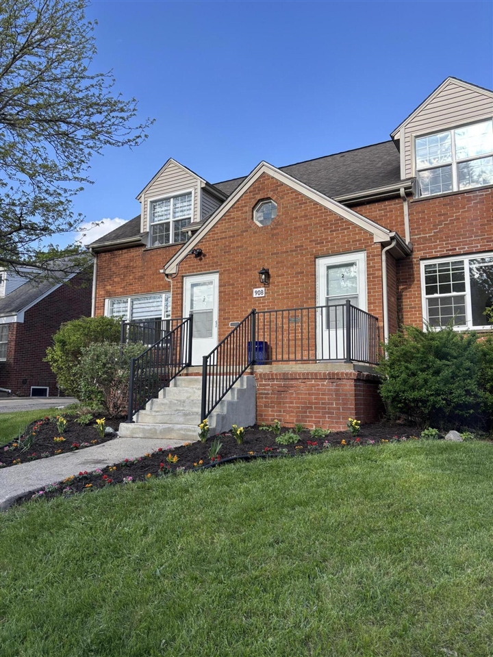 908 Spring Street Property Photo 45
