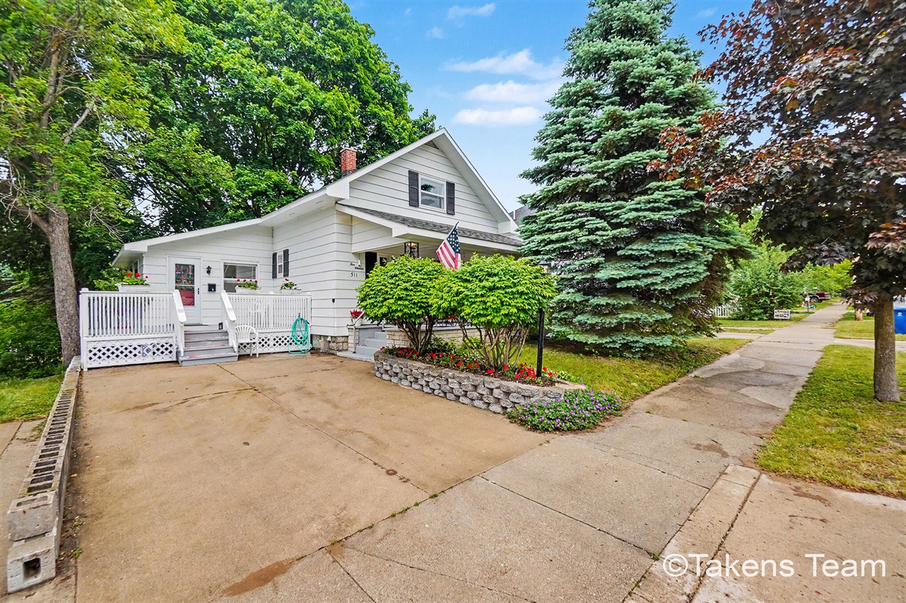 511 E River Street Property Photo 23