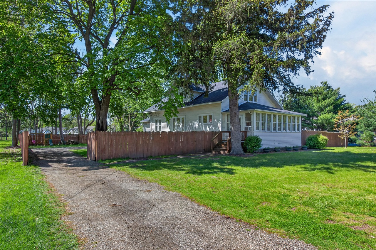 1536 E Nickerson Avenue Property Photo 1