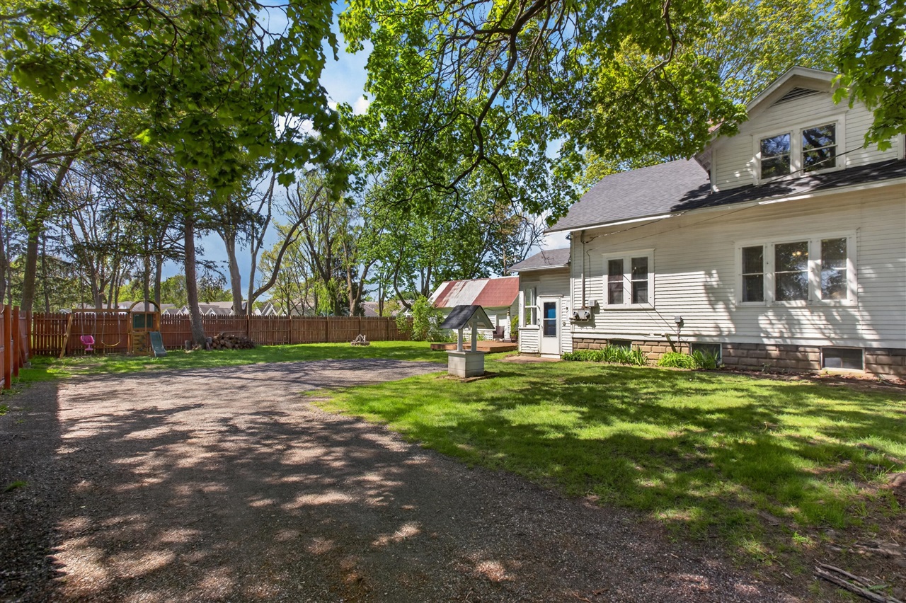 1536 E Nickerson Avenue Property Photo 3