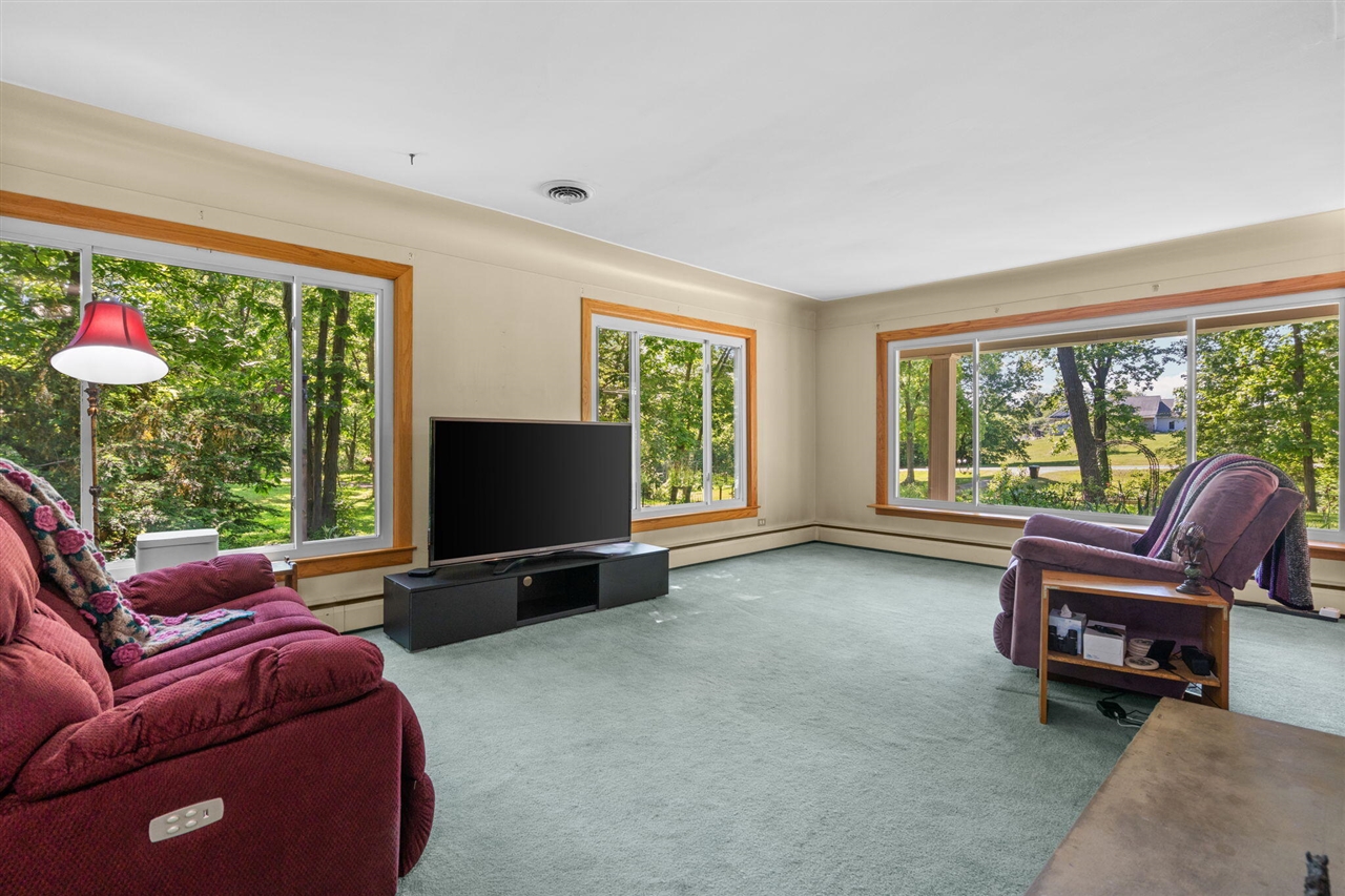 4271 Willis Road Property Photo 3