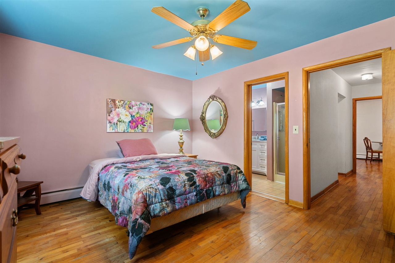 4271 Willis Road Property Photo 7