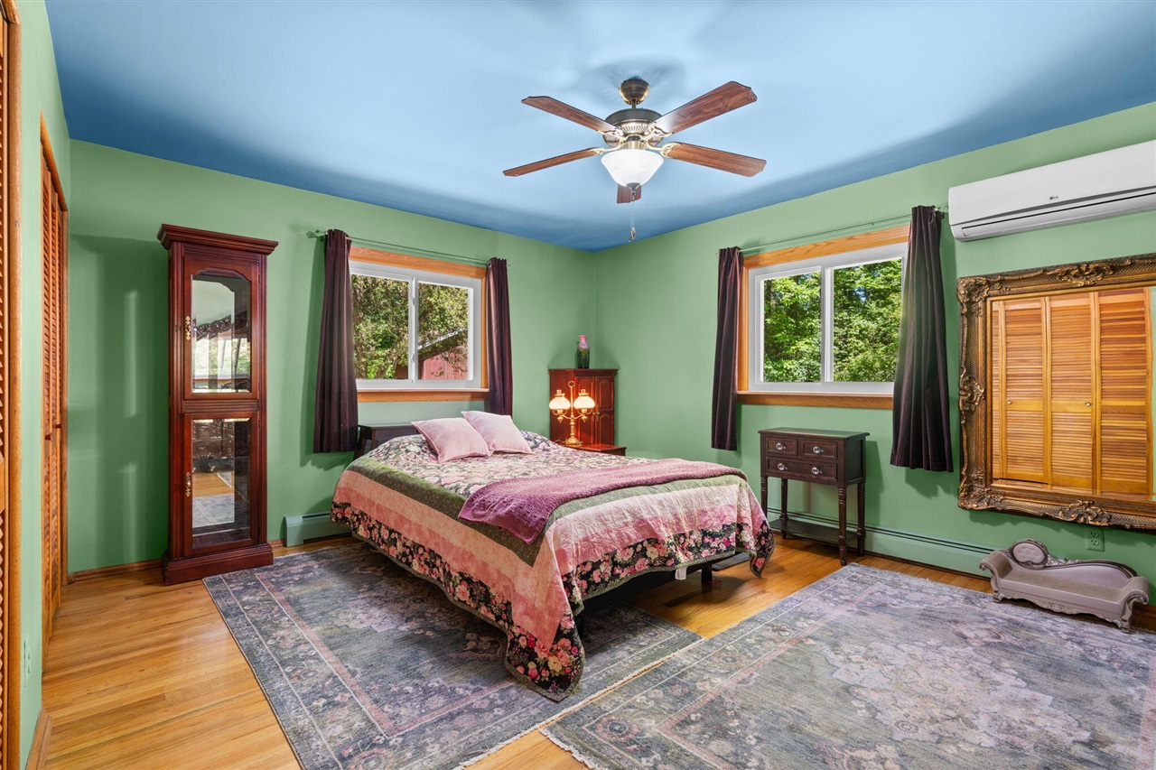 4271 Willis Road Property Photo 8