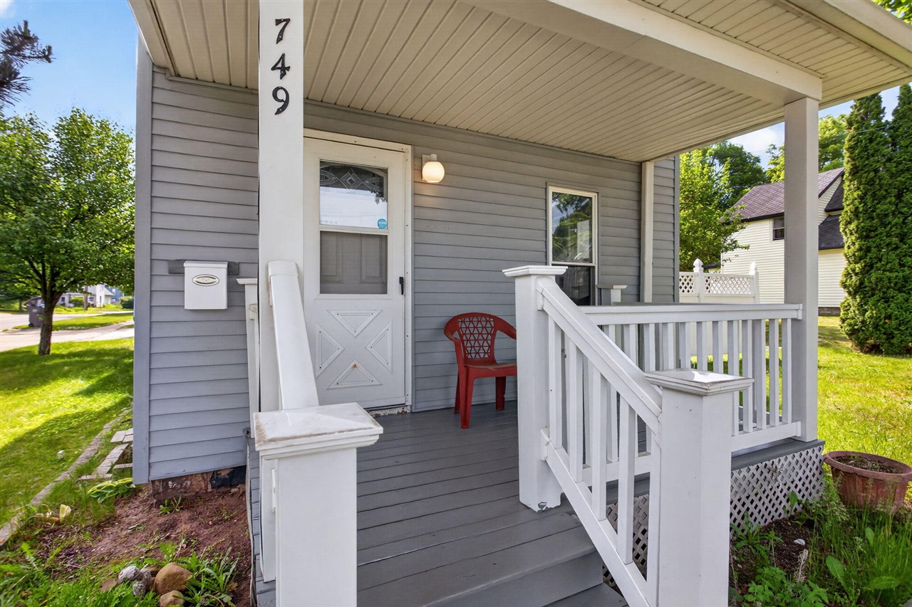 749 Kennedy Street Property Photo 1