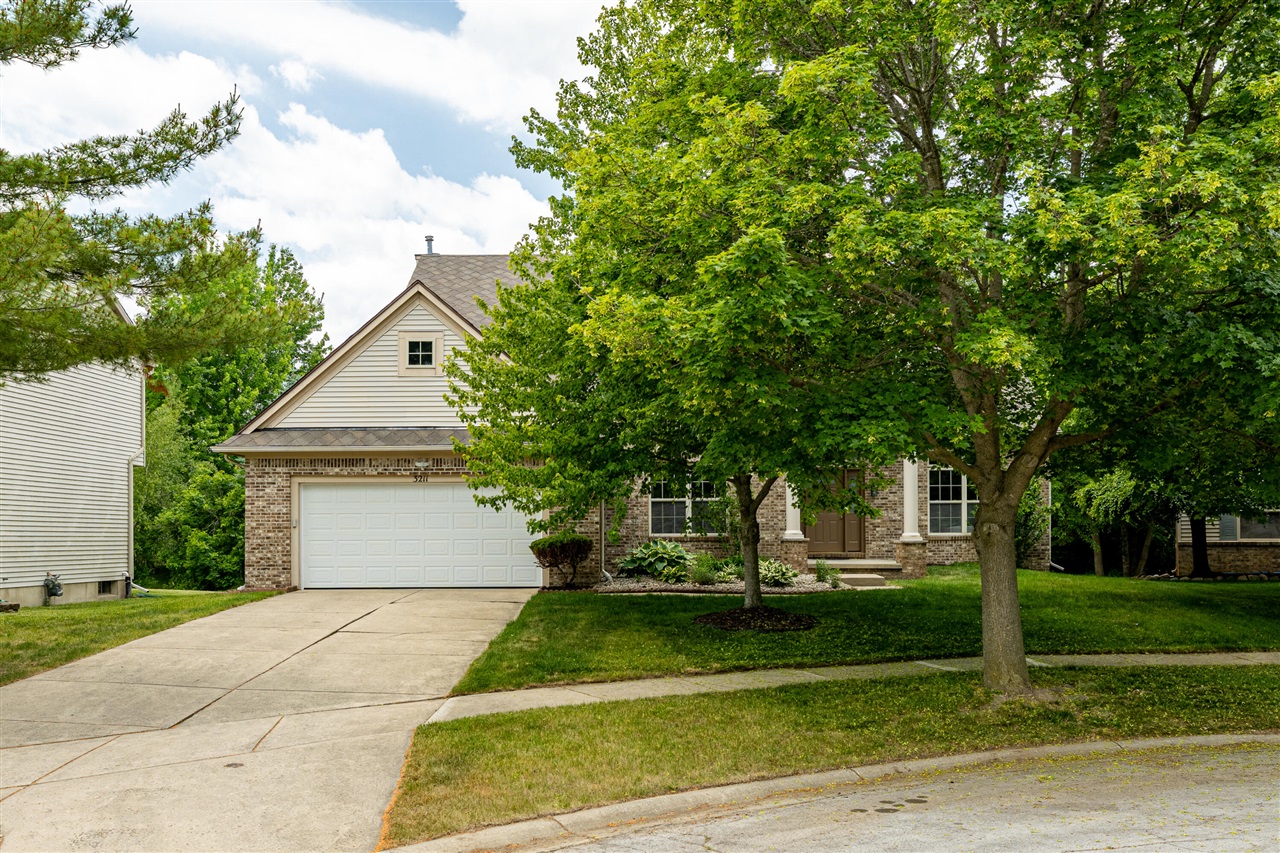 3211 Foxway Court Property Photo 3
