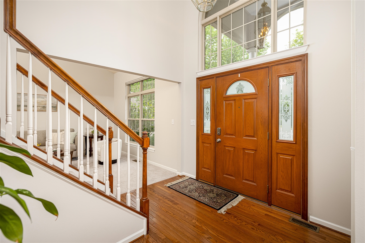 3211 Foxway Court Property Photo 6