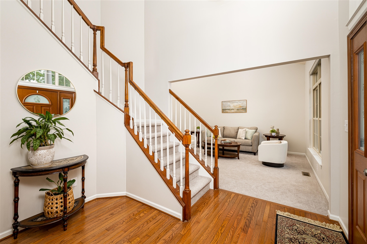3211 Foxway Court Property Photo 8