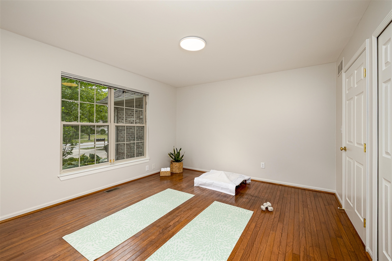 3211 Foxway Court Property Photo 29