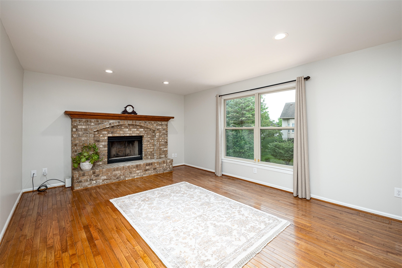 3211 Foxway Court Property Photo 34