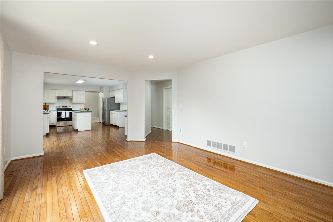 3211 Foxway Court Property Photo 35