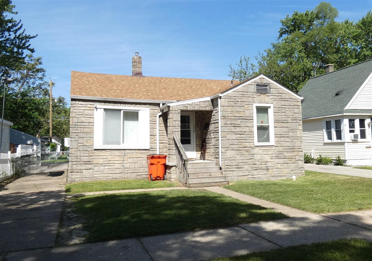 1236 Jennings Avenue Property Photo 1