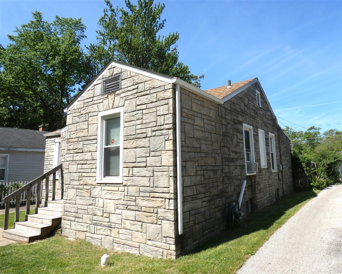 1236 Jennings Avenue Property Photo 2