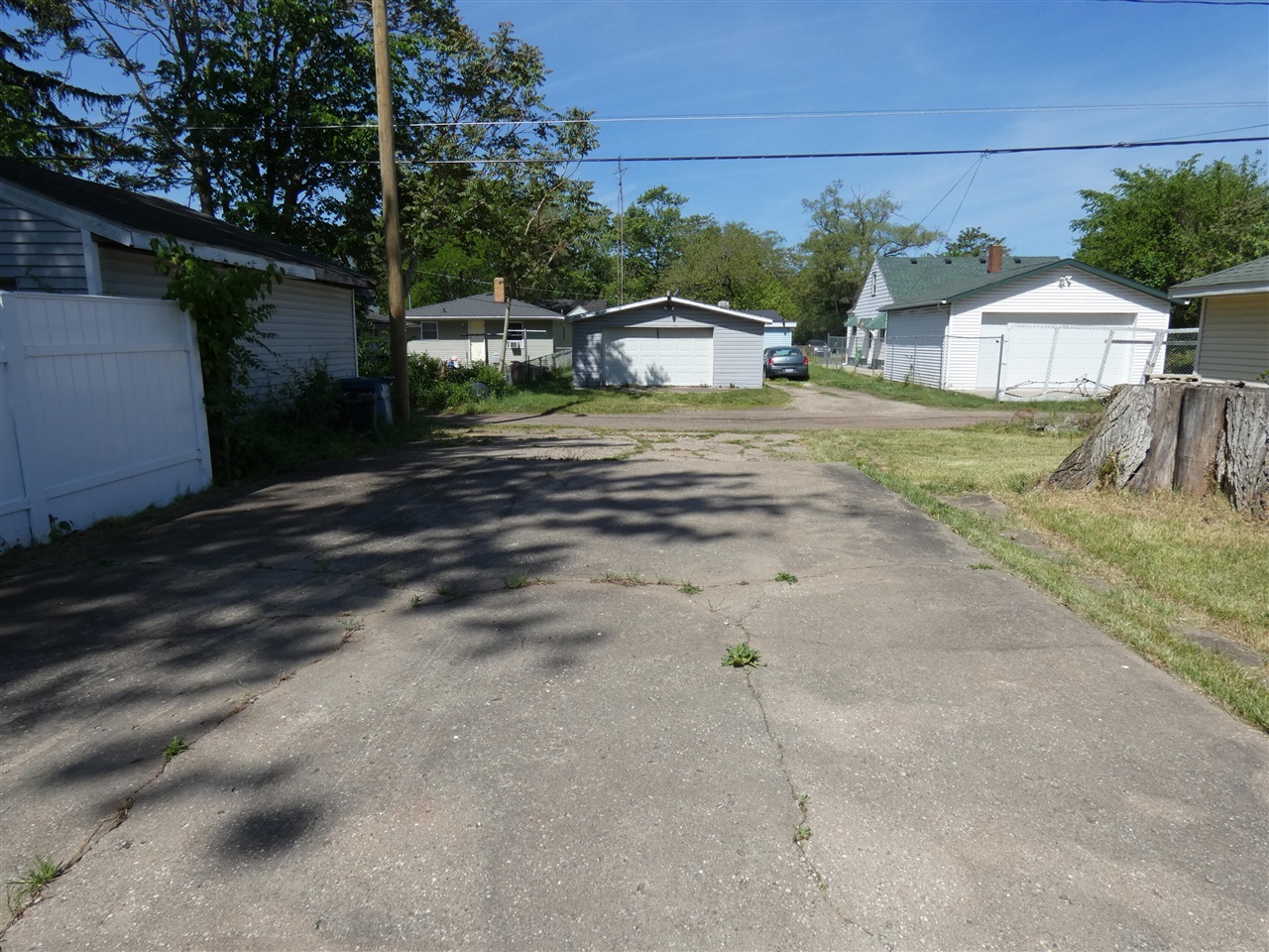 1236 Jennings Avenue Property Photo 4