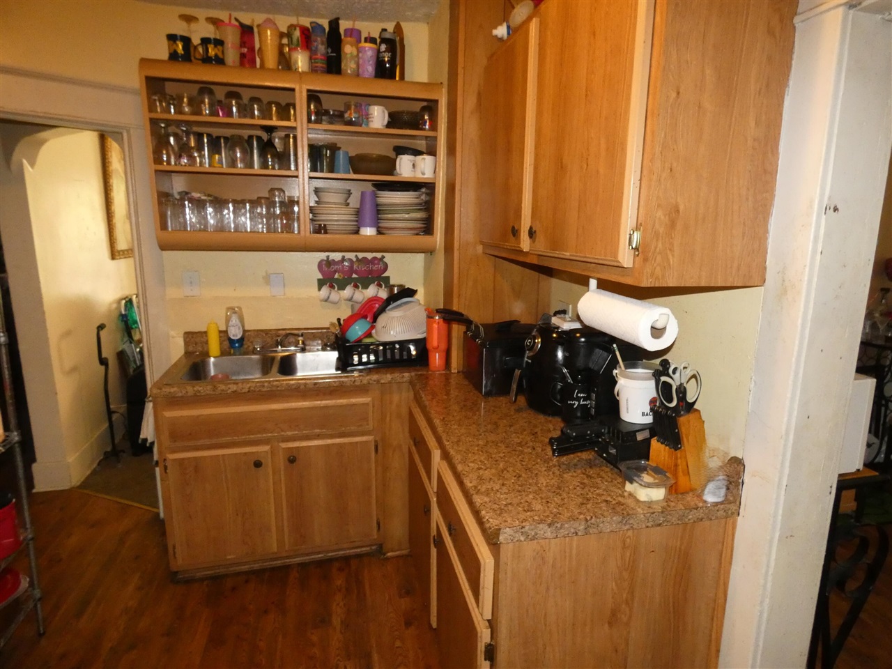 1236 Jennings Avenue Property Photo 5