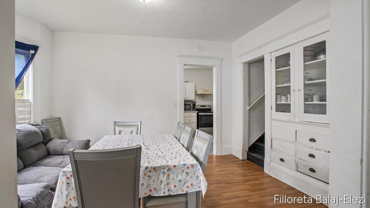 714 Adams Street Property Photo 5