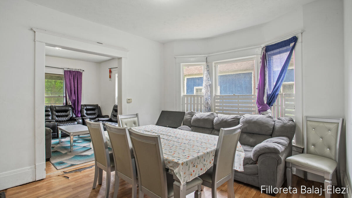 714 Adams Street Property Photo 7