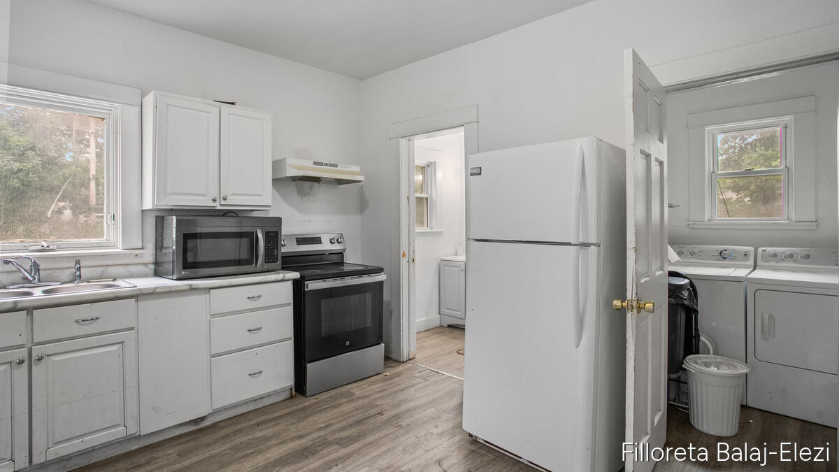 714 Adams Street Property Photo 10