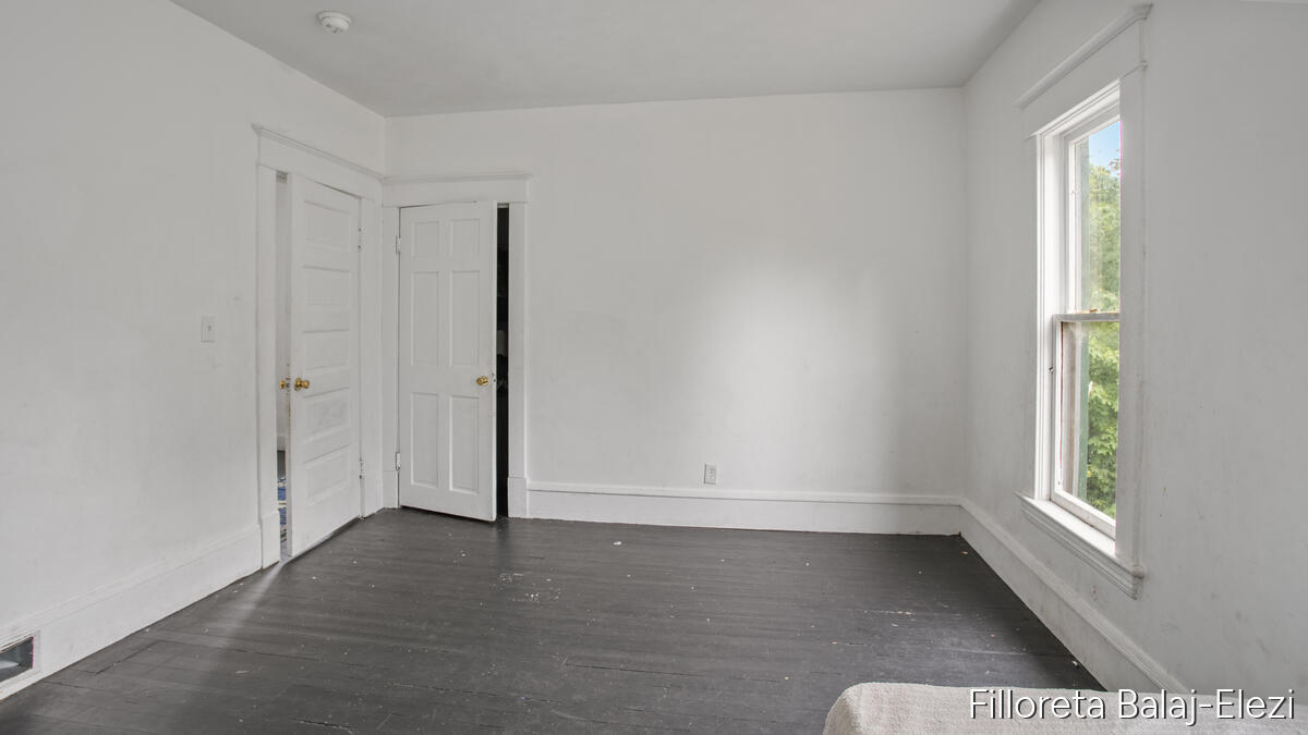 714 Adams Street Property Photo 25