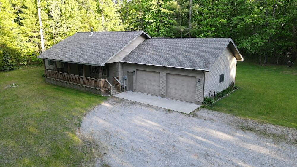 4335 Kings Corner Road Property Photo 2