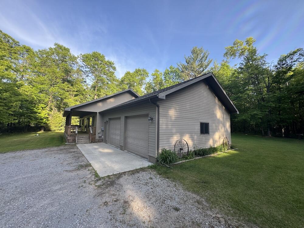 4335 Kings Corner Road Property Photo 4