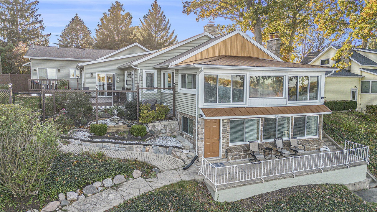 33766 Forest Beach Drive Property Photo 1