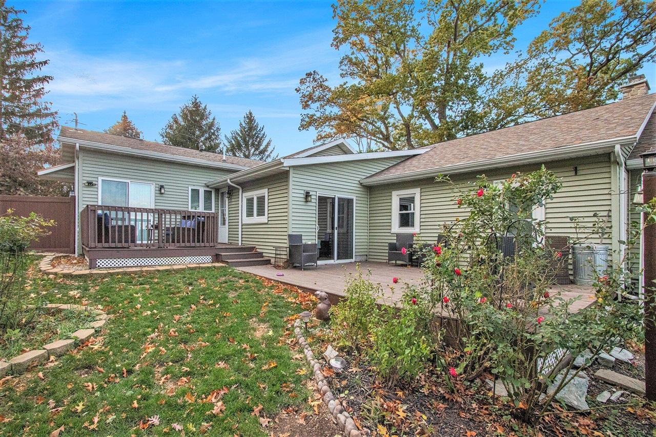 33766 Forest Beach Drive Property Photo 4