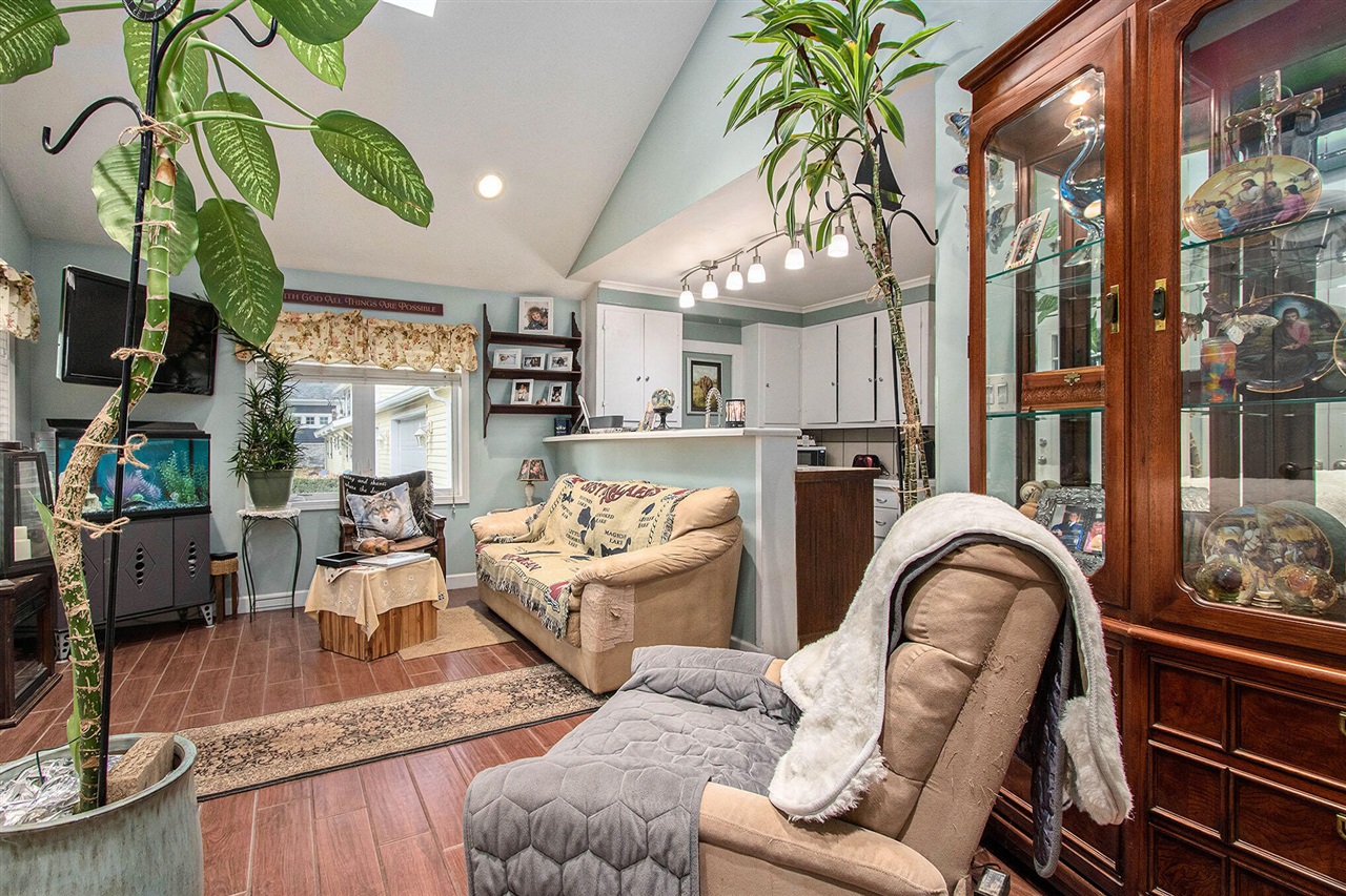 33766 Forest Beach Drive Property Photo 11