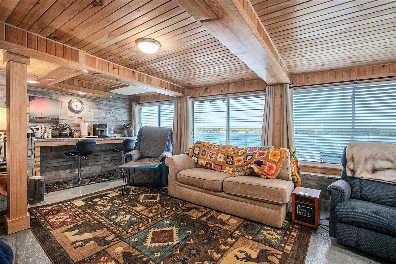 33766 Forest Beach Drive Property Photo 18