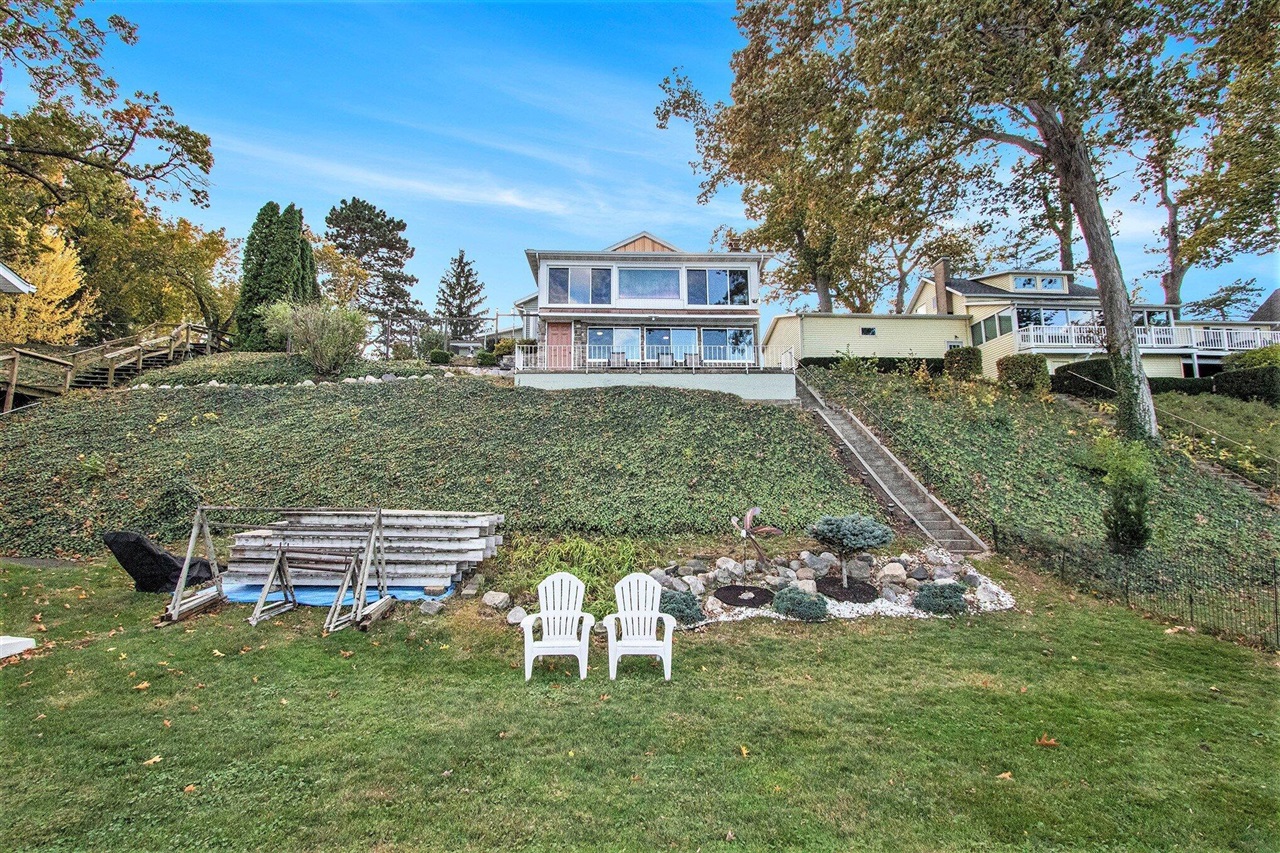 33766 Forest Beach Drive Property Photo 21