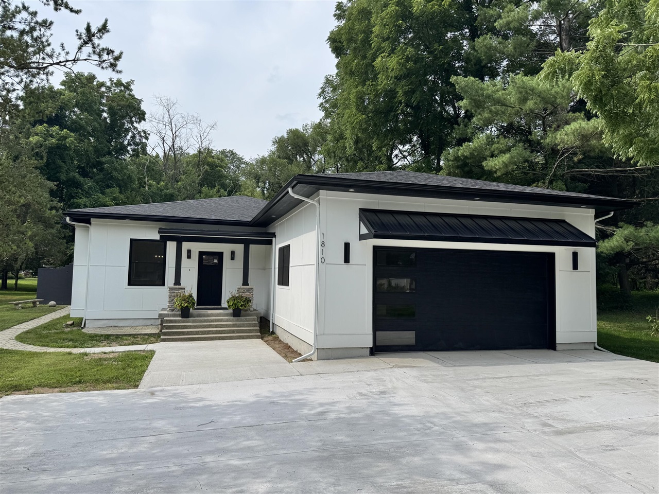 1810 Leonard Street Property Photo 1