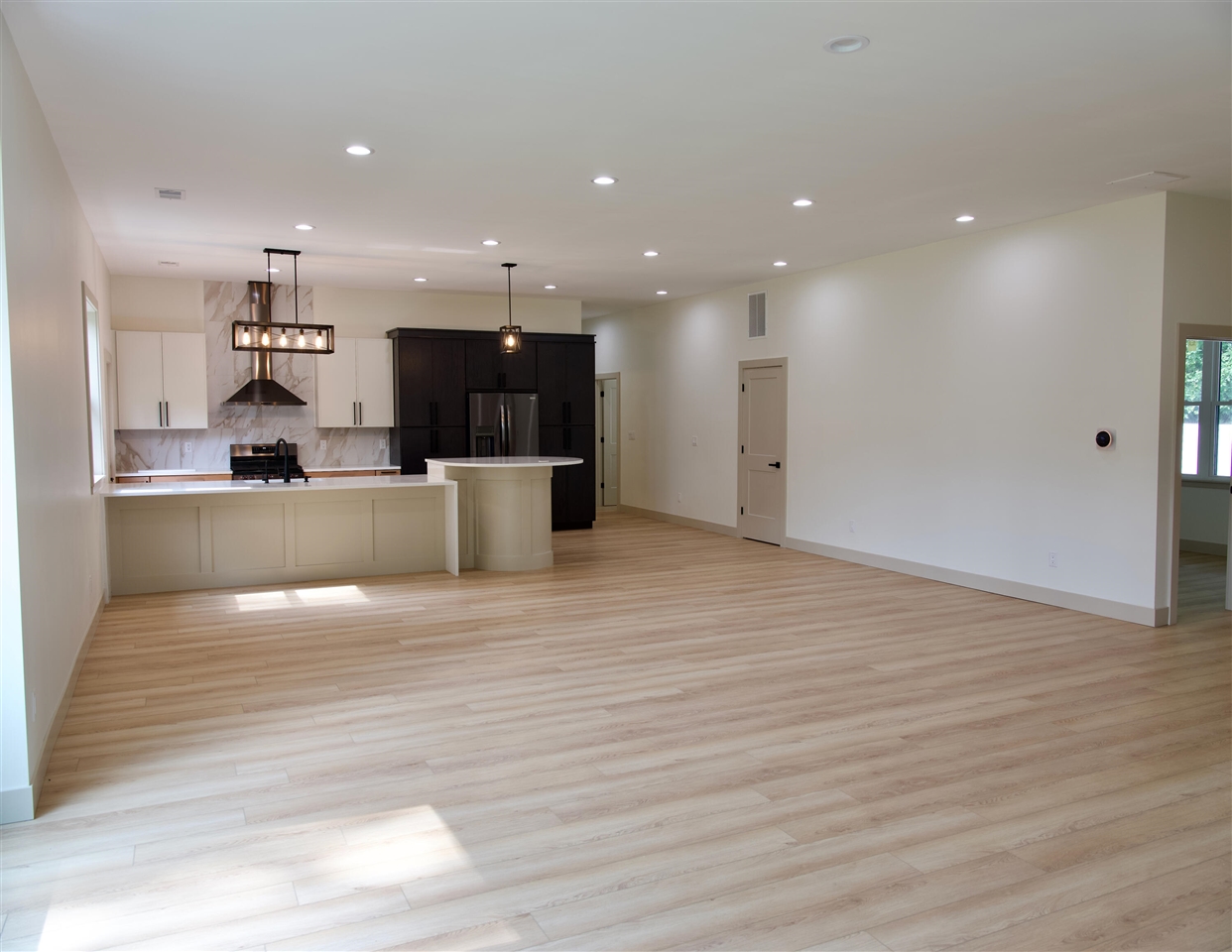 1810 Leonard Street Property Photo 3
