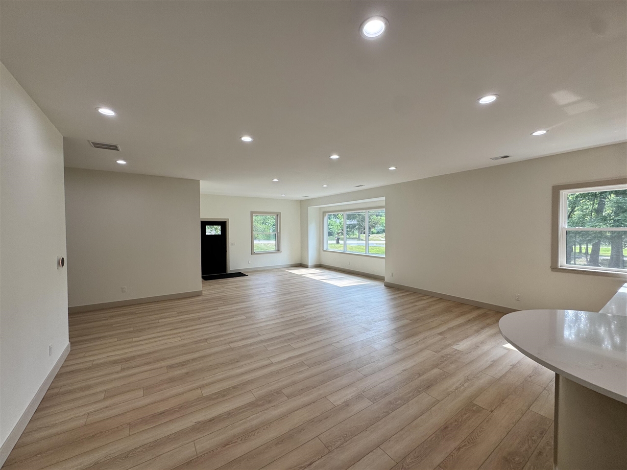 1810 Leonard Street Property Photo 10
