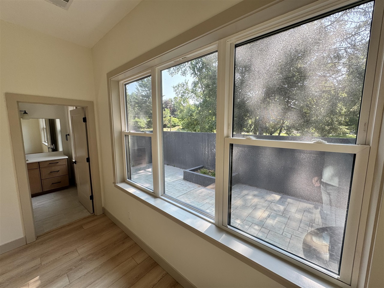 1810 Leonard Street Property Photo 14