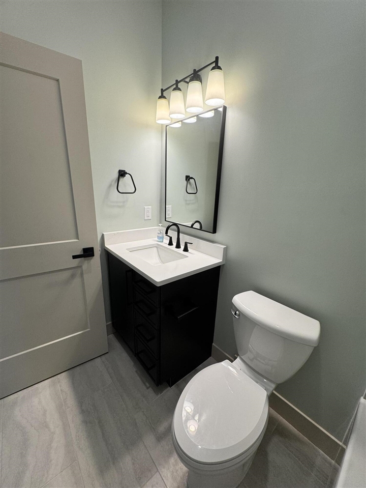 1810 Leonard Street Property Photo 22