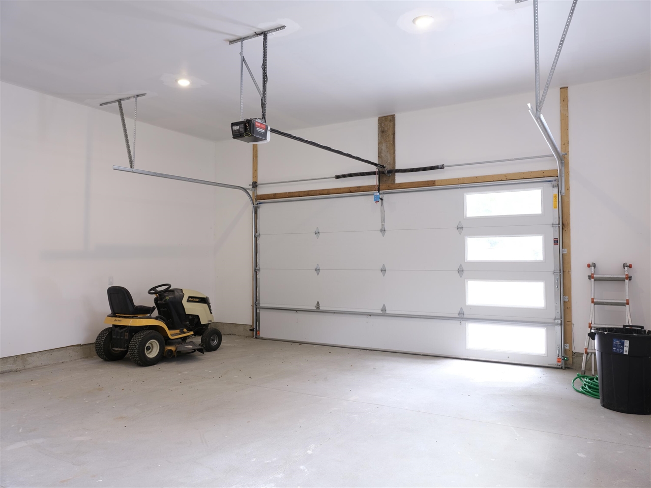 1810 Leonard Street Property Photo 33