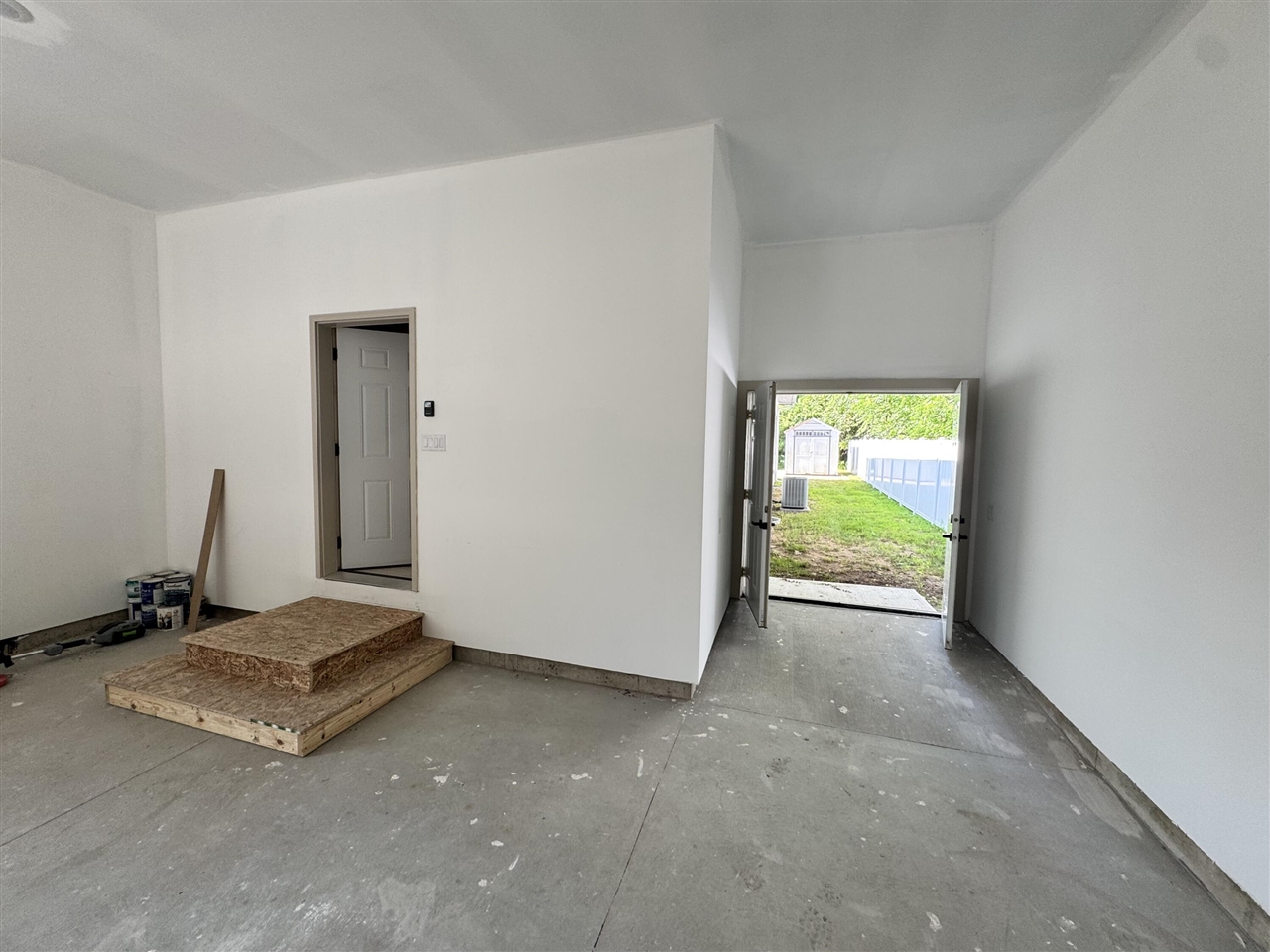 1810 Leonard Street Property Photo 34