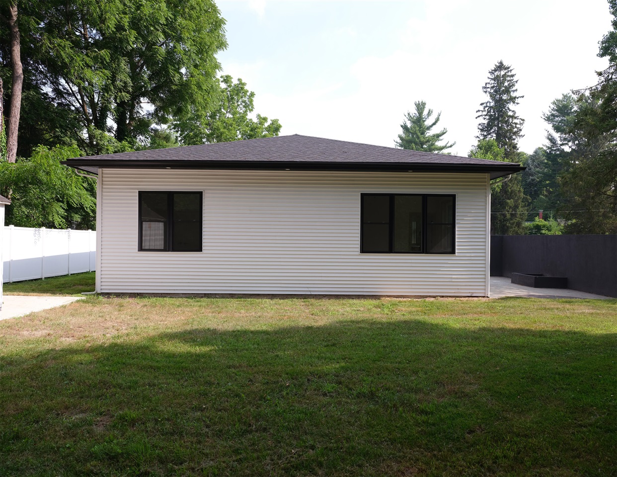 1810 Leonard Street Property Photo 35