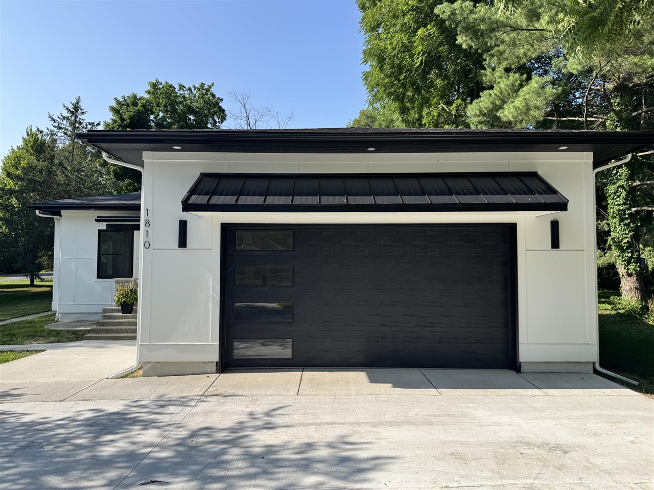 1810 Leonard Street Property Photo 39