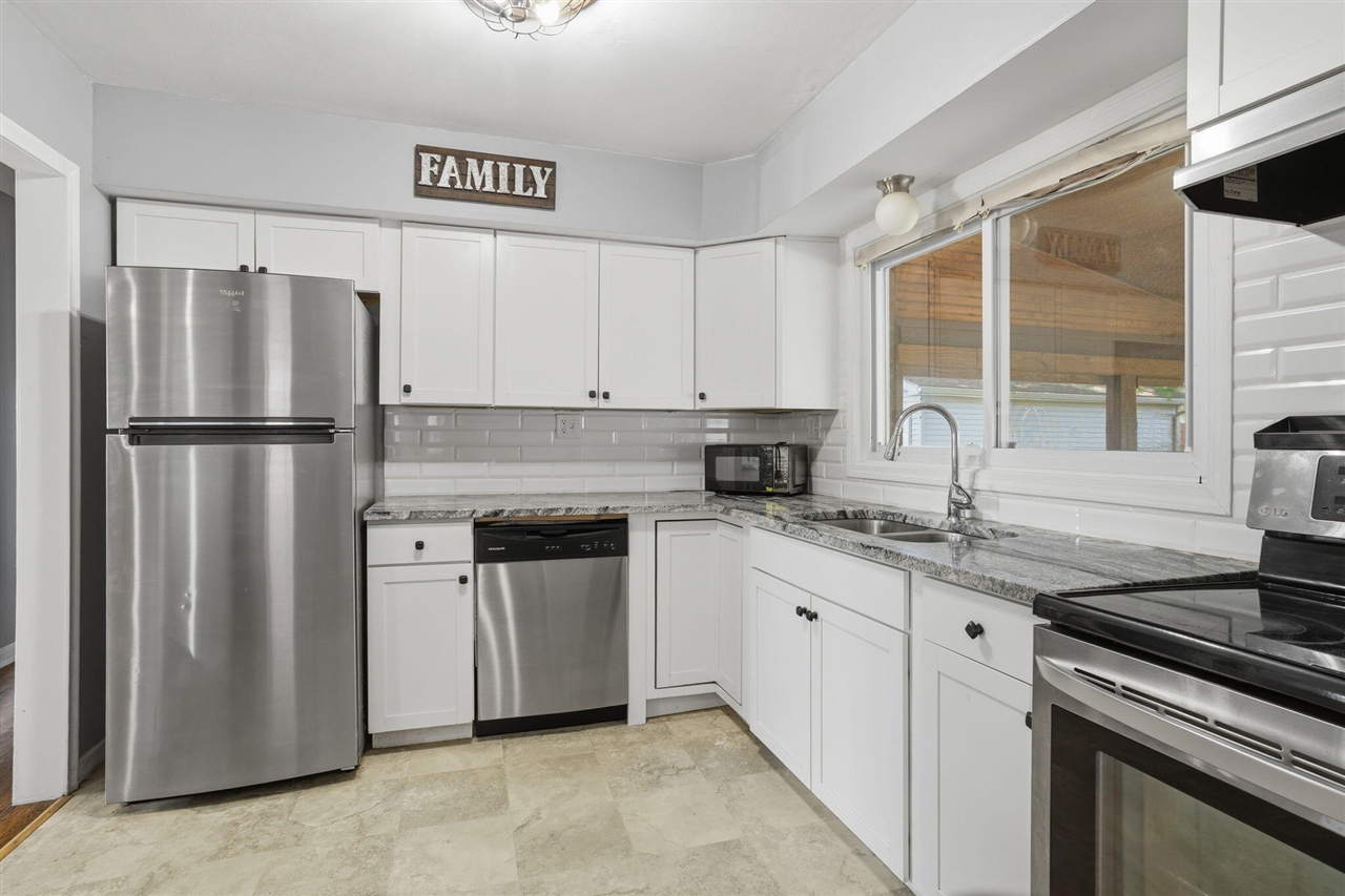 28604 Bohn Street Property Photo 11