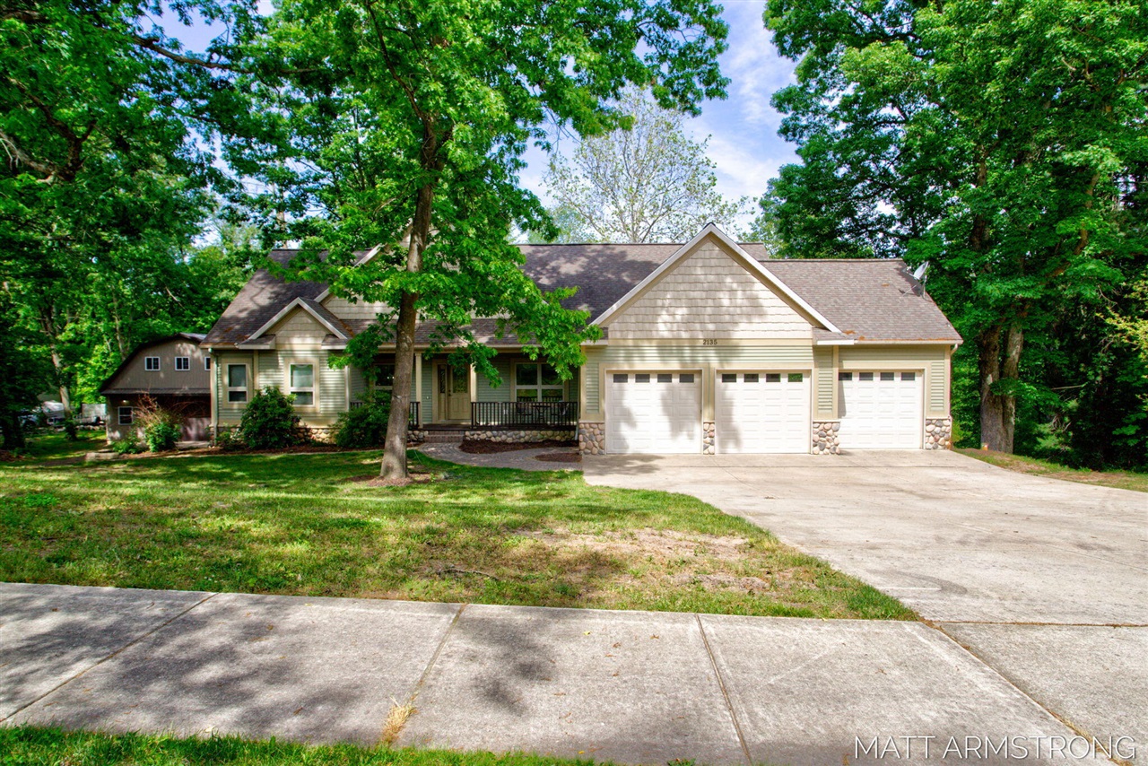 2135 Hilltop View Drive Property Photo 1