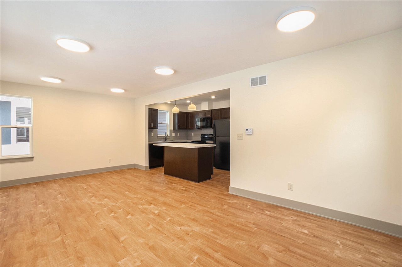 2113 Willard Avenue Property Photo 4