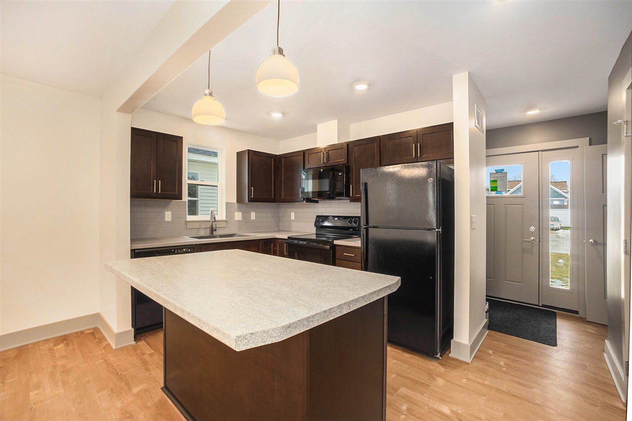 2113 Willard Avenue Property Photo 6