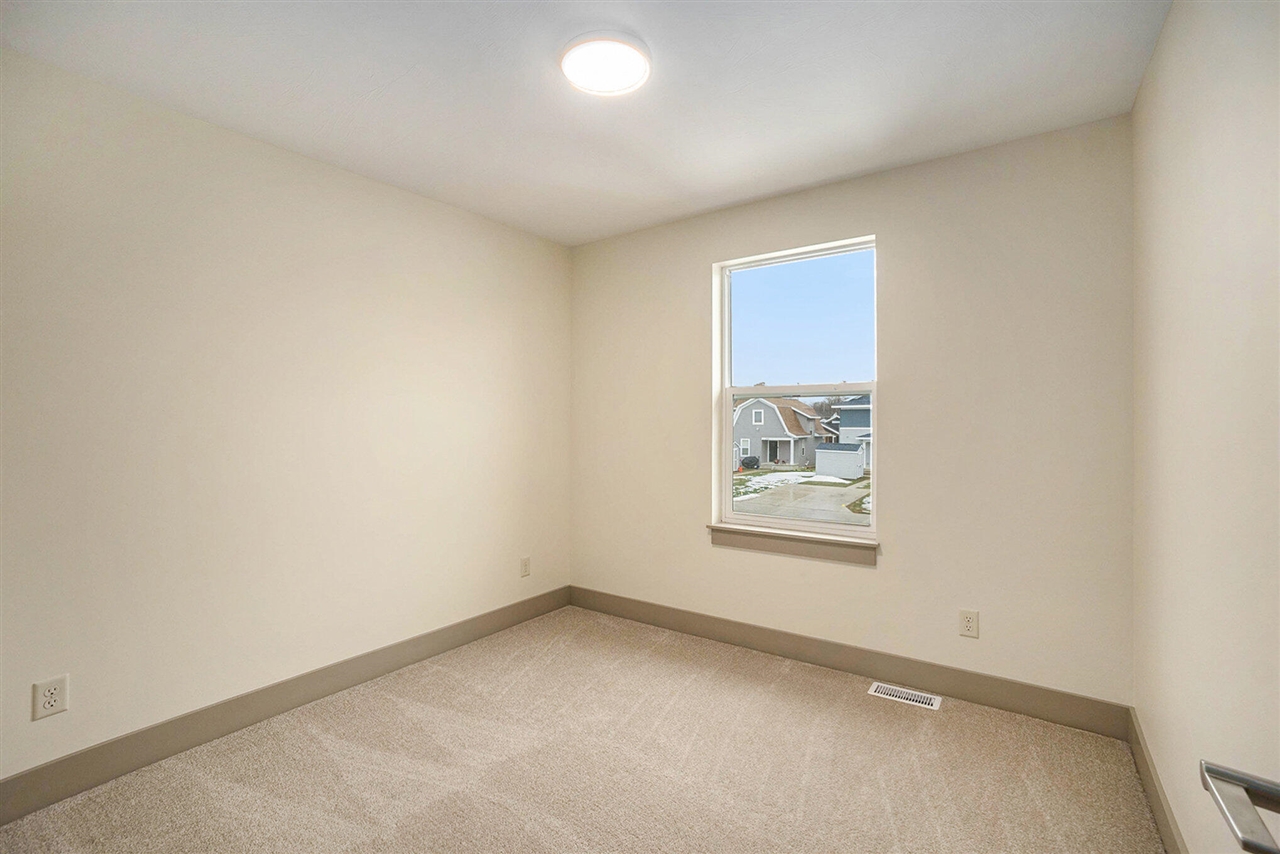 2113 Willard Avenue Property Photo 12